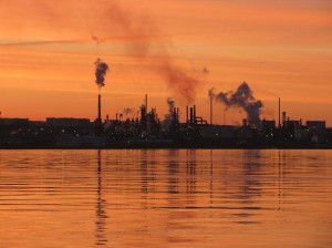 Oil Refinery at dawn (source: Glenn Euloth, Flickr)