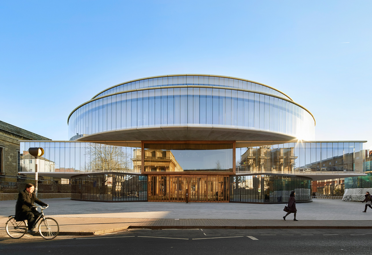 Front view of the Blavatnik School of Government building